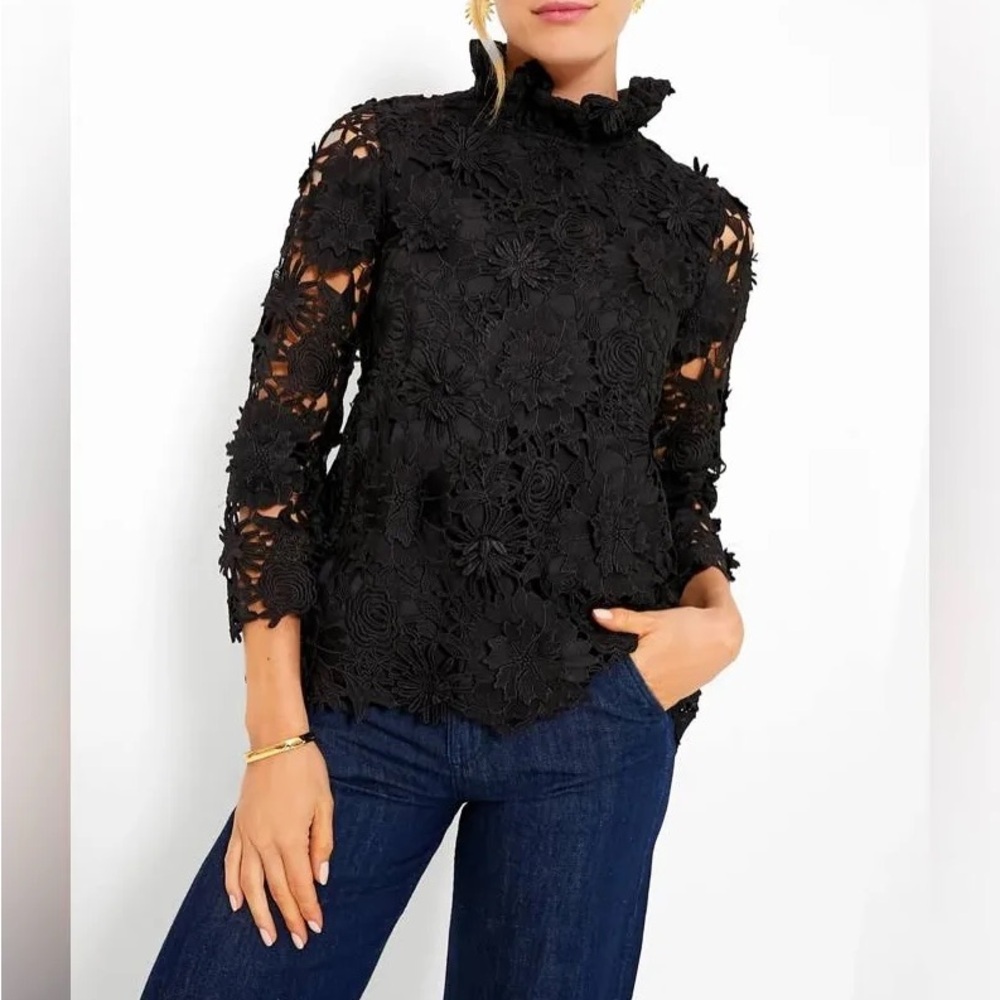 TUCKERNUCK Black Guipure Lace
Faye Blouse Medium